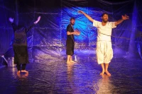 نگاهی به نمایش «ننه زار» اجرا شده در جشنواره تئاتر منطقه‌ای خاوران

لطفاً بیاییم سکوت کنیم و از دیدن تئاتر لذت ببریم!