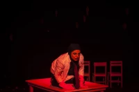 نگاهی به نمایش «شیرهای خان‌بابا سلطنه» اجرا شده در جشنواره تئاتر منطقه‌ای خاوران

وقتی اجرای یک نمایش؛ بیش از هر چیزی خلاء آموزش را بازتاب می‌دهد